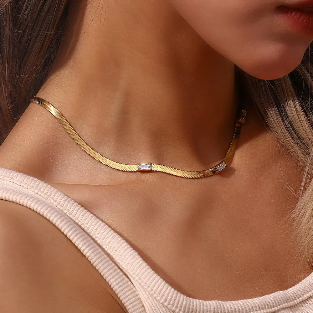 Eve Herringbone Gold Necklace - Image 5