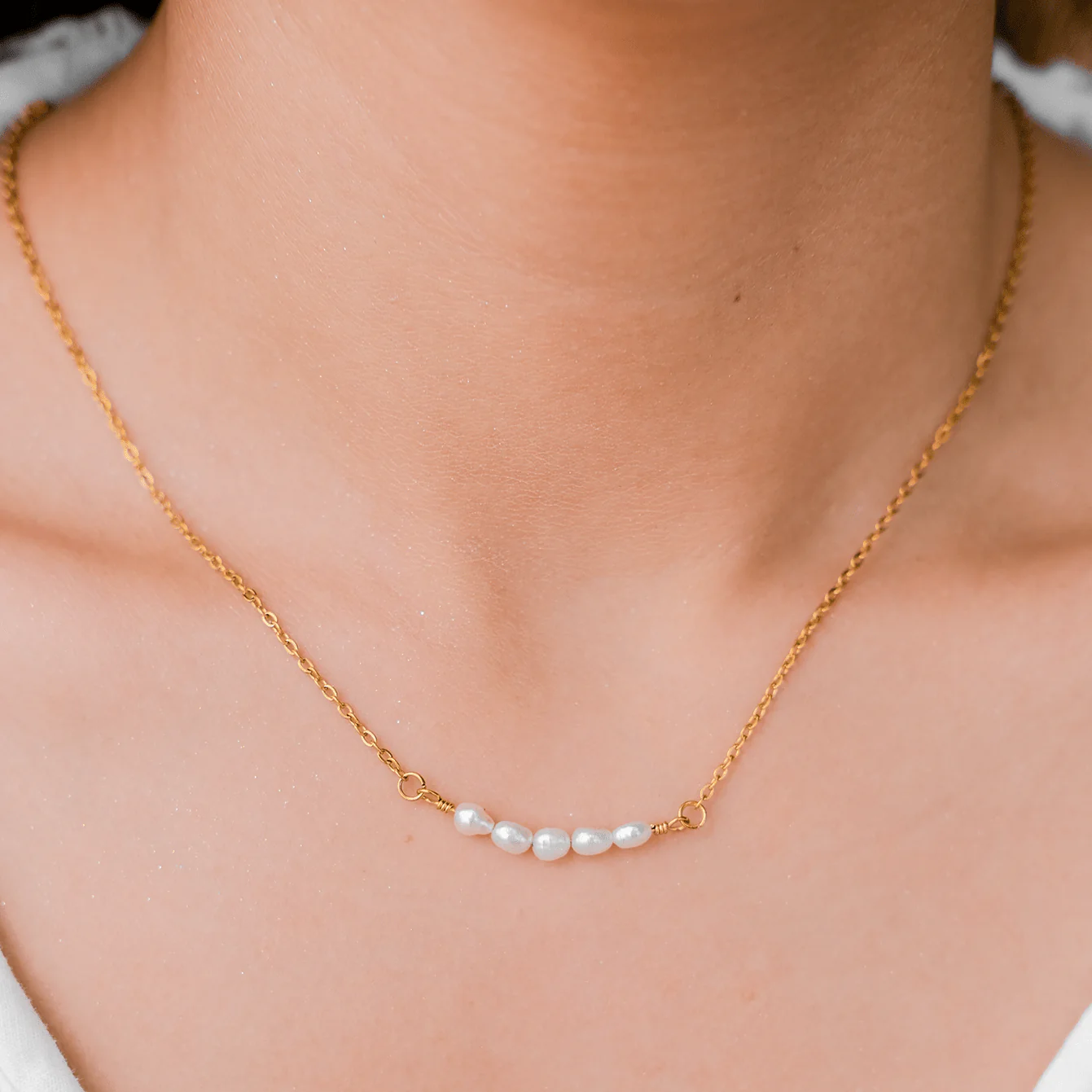 Fleur Freshwater Pearl Gold Necklace - Image 3