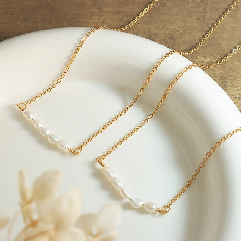 Fleur Freshwater Pearl Gold Necklace - Image 4