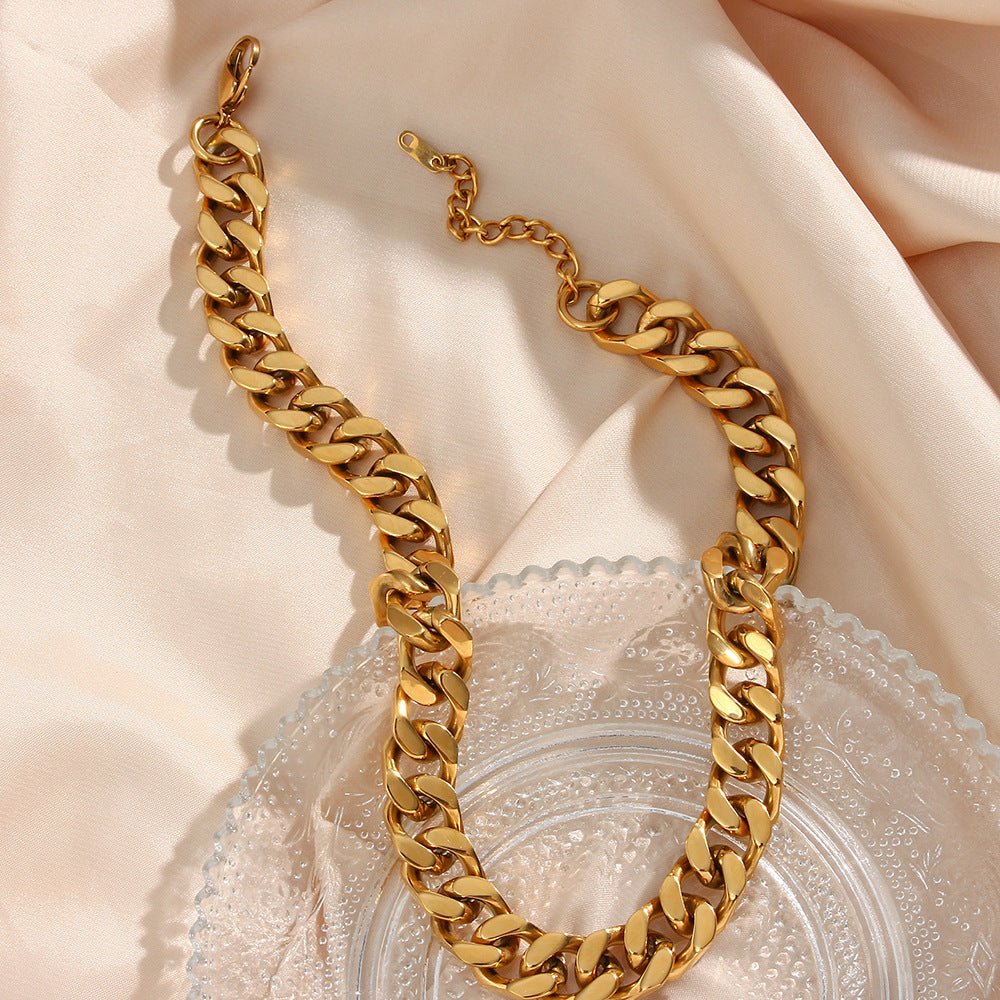 Gianna Chunky Chain Necklace - Image 4