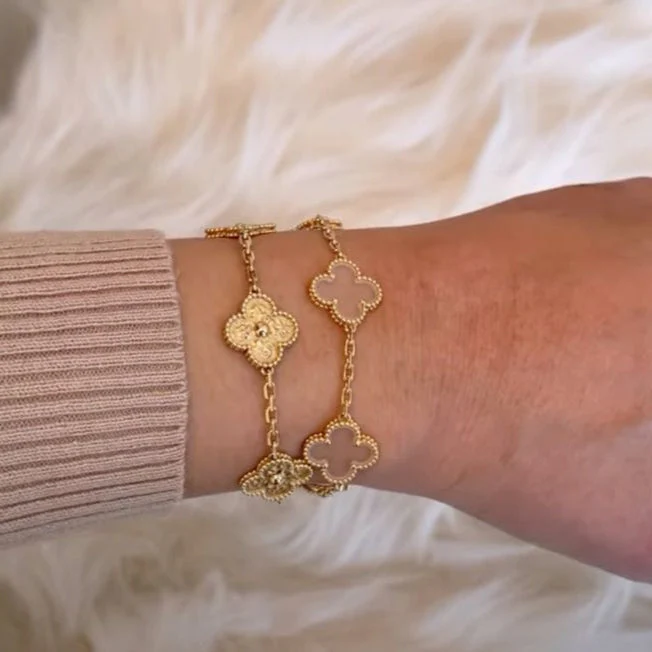 FOUR LEAF CLOVER IN GOLD ZIRCONIA - Image 4