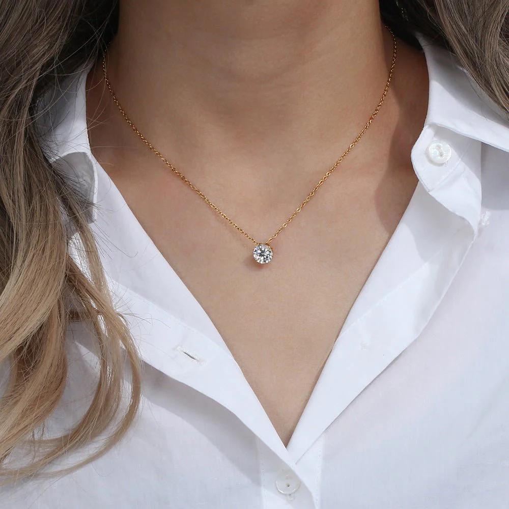Kyla Solitaire Gold Necklace - Image 2