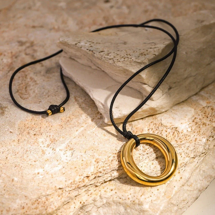 Leonora Gold Necklace - Image 2