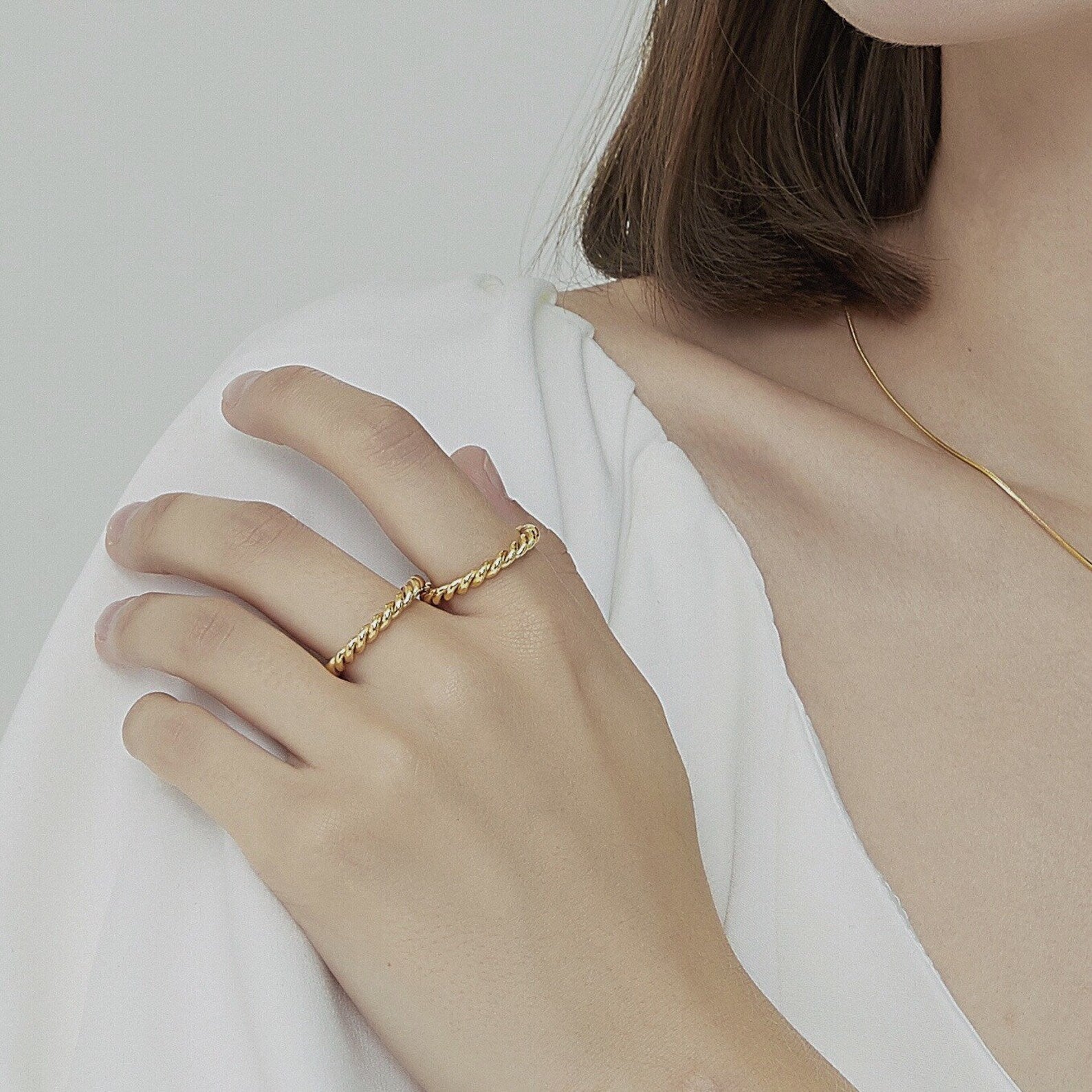 Melody Gold Twist Ring - Image 4