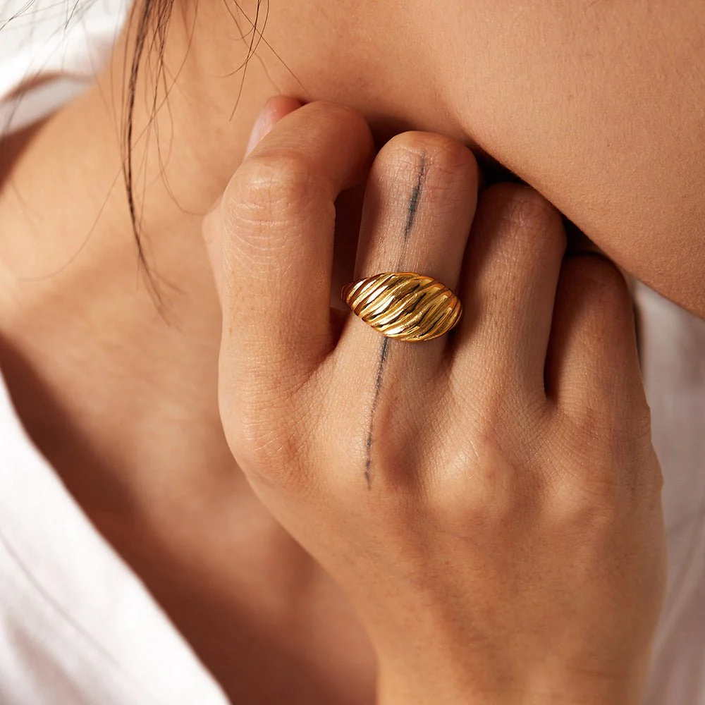 Mia Gold Croissant Ring - Image 2