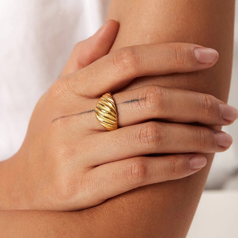 Mia Gold Croissant Ring - Image 3