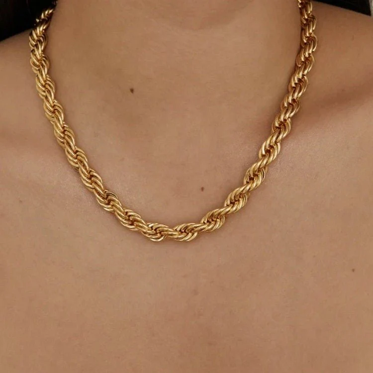 Mila Golden Twist Necklace - Image 5