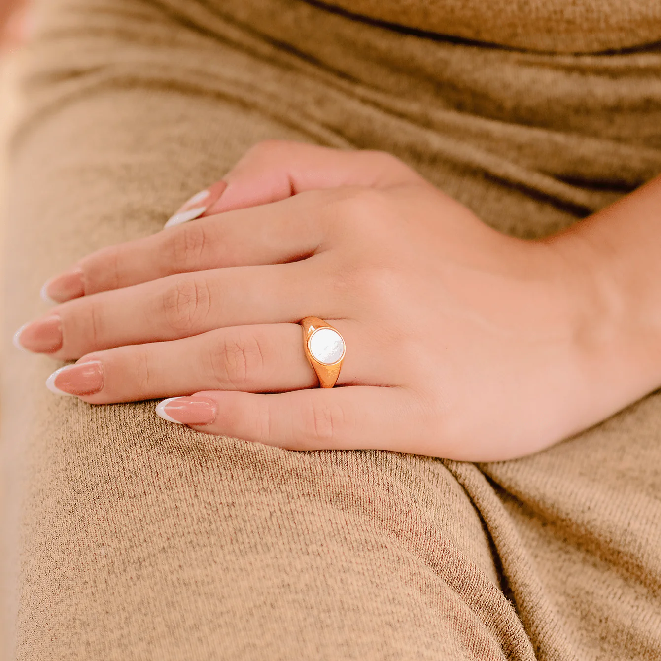 Mother Of Pearl Gold Ring - Image 5