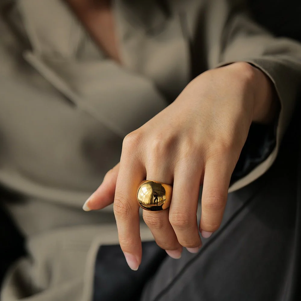 Navia Gold Ring - Image 2