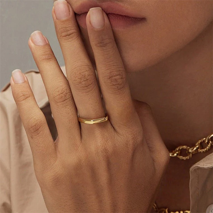 Sasha Geometric Gold Ring - Image 5