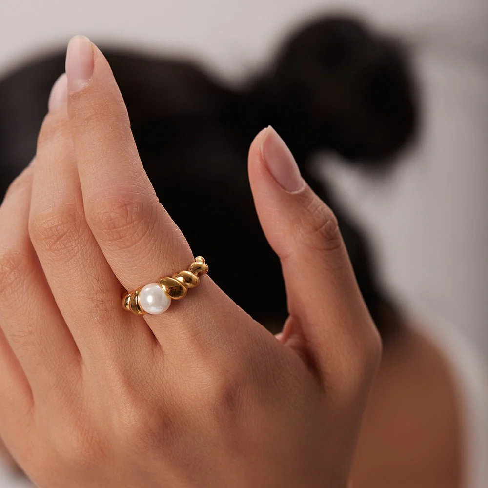 Scarlett Freshwater Pearl Ring - Image 2