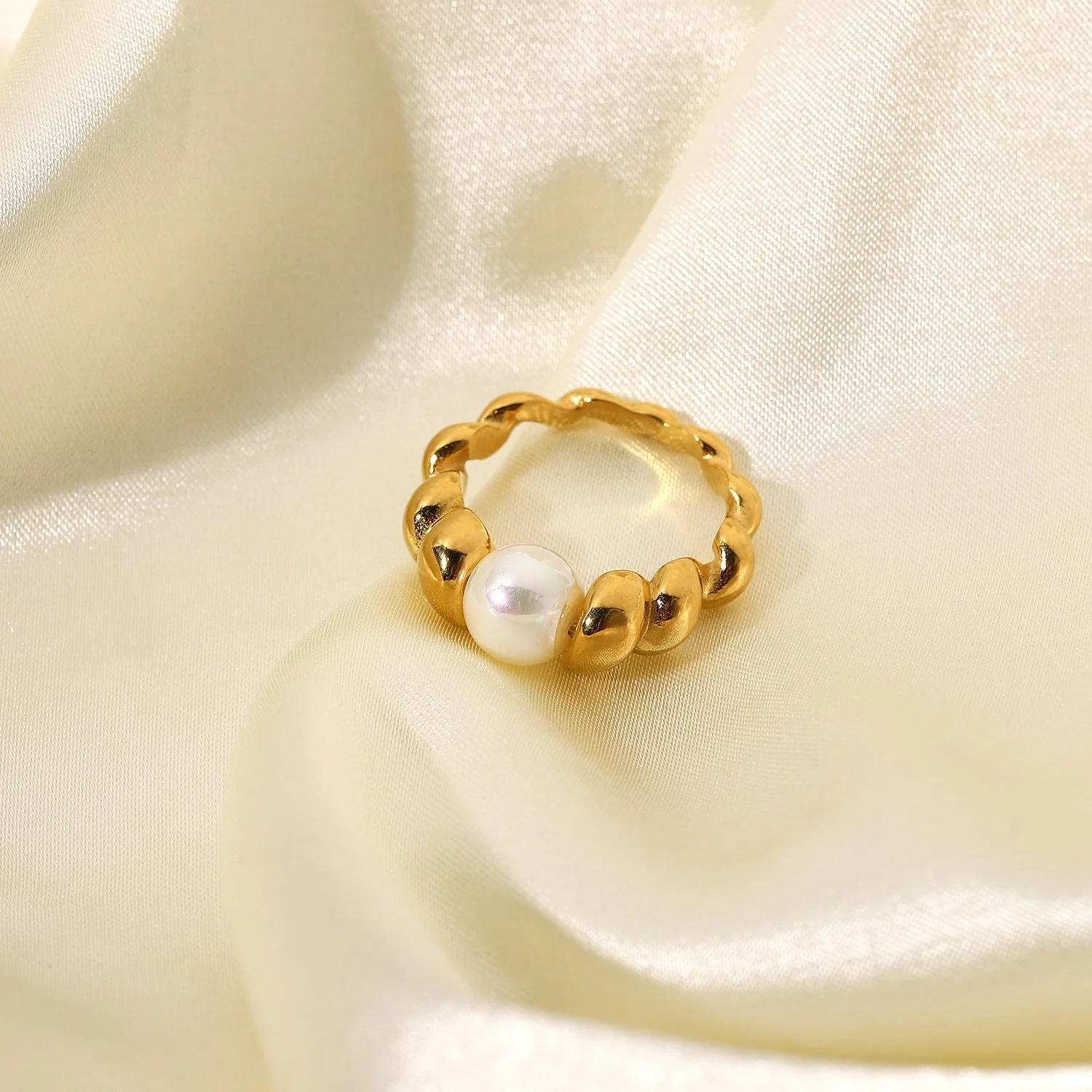 Scarlett Freshwater Pearl Ring - Image 3
