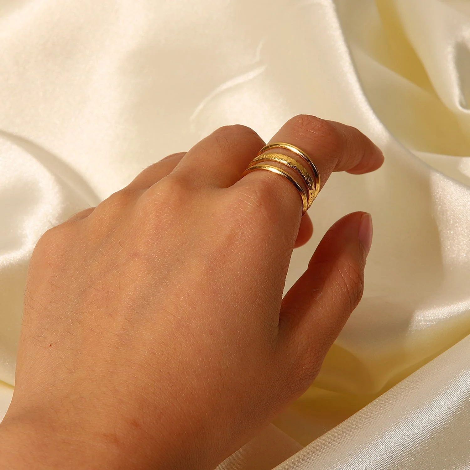 Shirley Gold Ring - Image 3