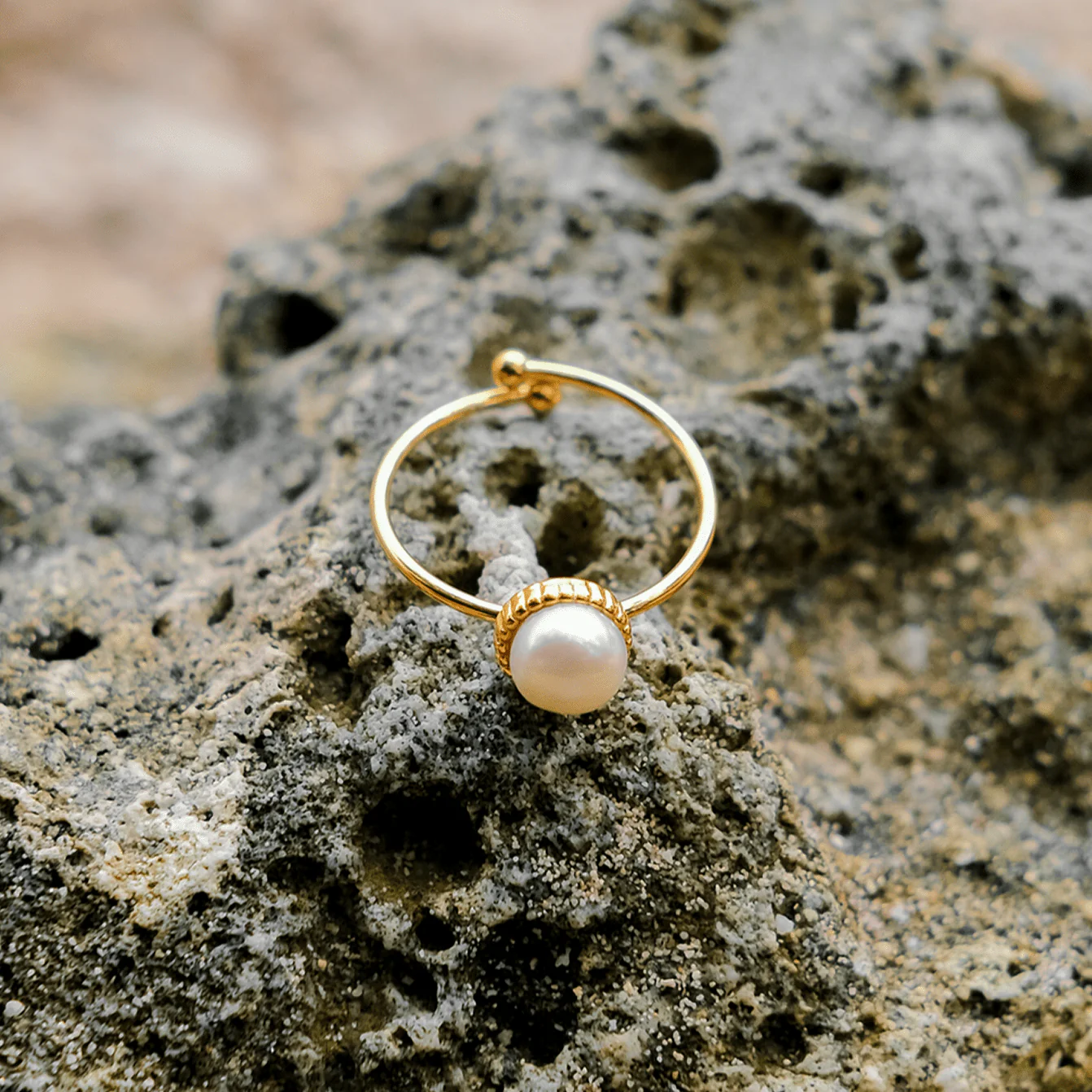 Solis Gold Pearl Ring - Image 3