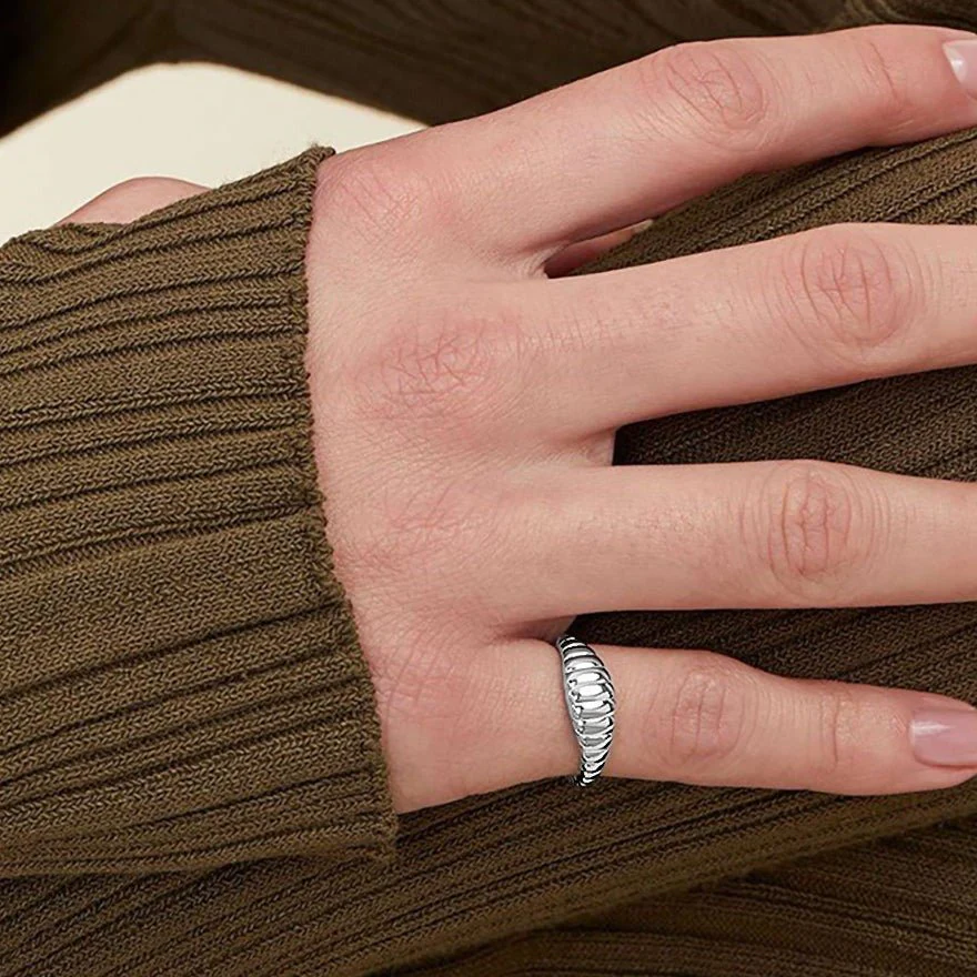 Venn Gold Ring - Image 5